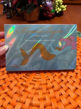 Mermaid Lagoon Eyeshadow Palette - Aqua & Gold